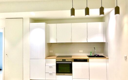 PORT 3 PIECES PARFAIT ETAT TERRASSE ET CAVE