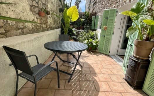 POETES 2 PIECES AVEC TERRASSE