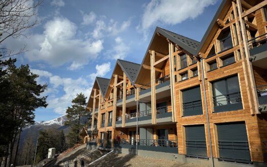 AURON BEAU DUPLEX NEUF AVEC TERRASSE PARKING ET CAVE