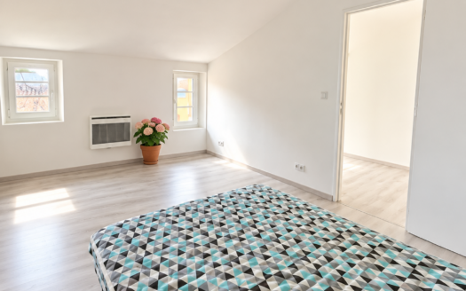 BARGEMON DUPLEX DERNIER ETAGE